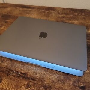 Fast Powerful M1 8gb 256gb Ssd 13inch Retina Macbook Pro